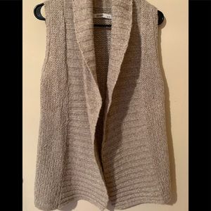 Old navy cream sleeveless cardigan